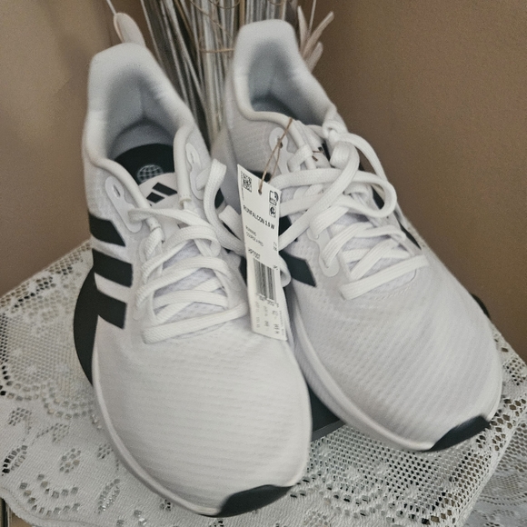 adidas Other - 💞💓Men’s Adidas White Athletic Running Shoes  Unisex - Sixe 9 - NWOT💘❣️